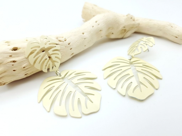 Große Blatt Ohrhänger mit Stecker weiß beige